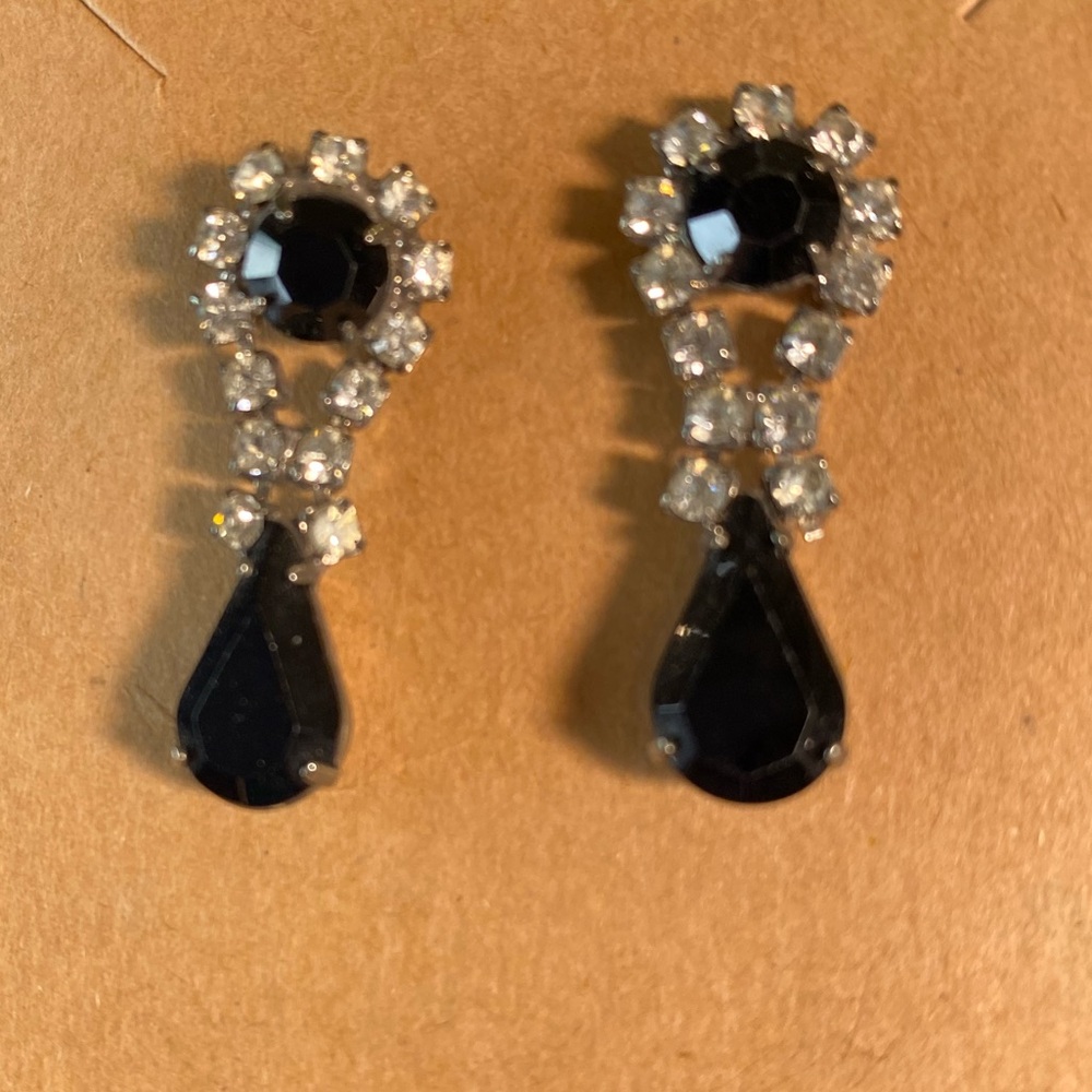 Vintage Chaton Rhinestone and Crystal Teardrop Dangle Drop Earrings